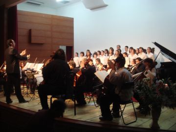 Jugendmusikorchester mit Chor